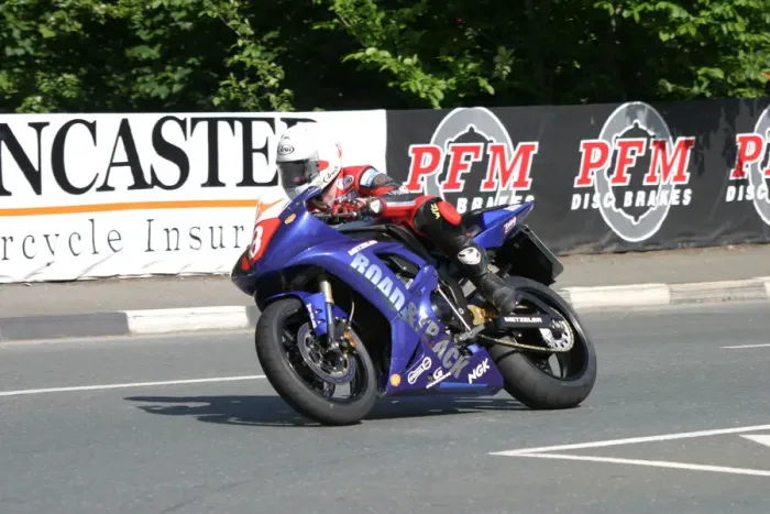 Framed Print : Jason Griffiths (Yamaha) 2003 Production 1000 TT Framed Print : Jason Griffiths (Yamaha) 2003 Production 1000 TT