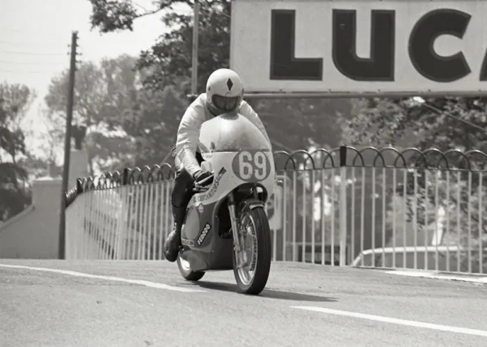 Framed Print : Jason McEwan (Yamaha) 1975 Junior TT Framed Print : Jason McEwan (Yamaha) 1975 Junior TT