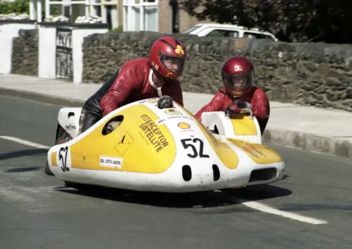 Framed Print : Jed Tennant & Maria Clarke (Suzuki Interceptor) 1985 Sidecar TT Framed Print : Jed Tennant & Maria Clarke (Suzuki Interceptor) 1985 Sidecar TT