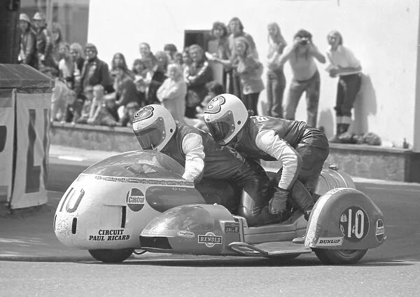 Jeff Gawley and Ken Birch (RMB Konig) at Parliament Square: 1974 500 Sidecar TT