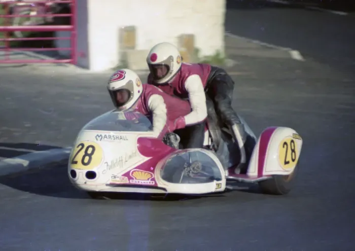 Framed Print : Jeff Gawley & Kenny Birch (Yamaha) 1976 1000 Sidecar TT Framed Print : Jeff Gawley & Kenny Birch (Yamaha) 1976 1000 Sidecar TT
