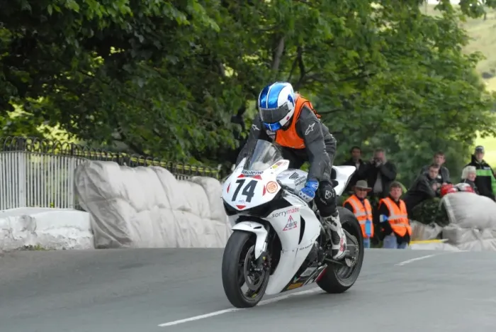 Framed Print : Jennie Tinmouth (Honda) 2009 Superbike TT