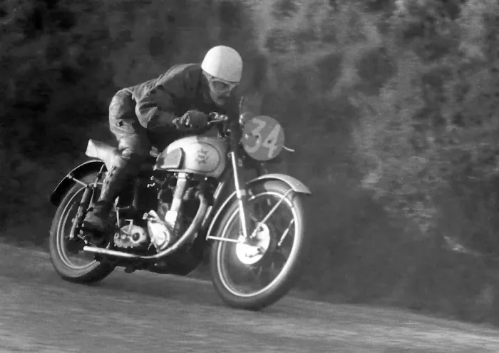 Framed Print : Jim Baybutt (BSA) 1952 Junior Clubman TT Framed Print : Jim Baybutt (BSA) 1952 Junior Clubman TT