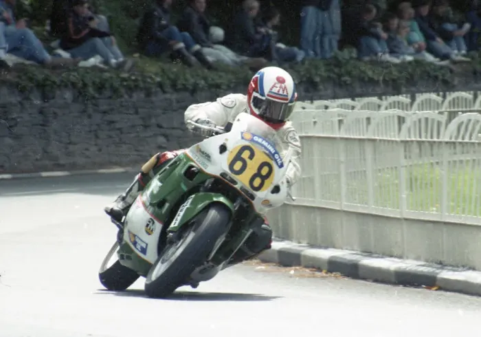Framed Print : Jim Hodson (Honda) 1989 Senior TT Framed Print : Jim Hodson (Honda) 1989 Senior TT
