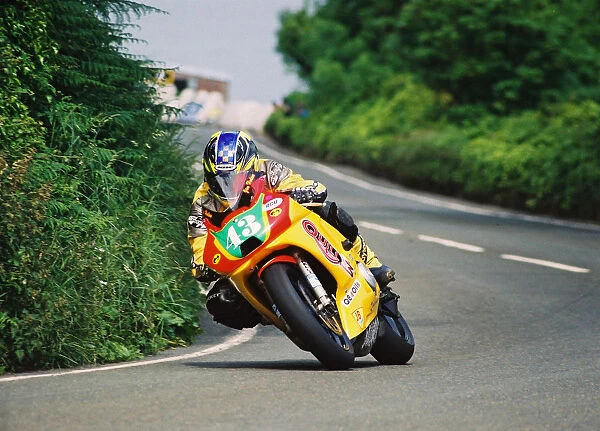 Jim Hodson (Yamaha) 2004 Lightweight 400 TT