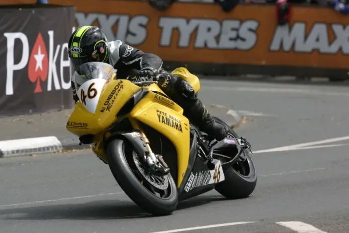 Framed Print : Jim Hodson (Yamaha) 2010 Senior TT