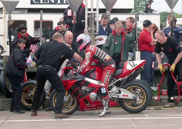Jim Moodie (Honda) 2000 Formula One TT