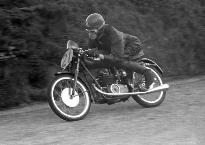 Framed Print : Jim Thomson MV 1954 Ultra Lightweight TT Framed Print : Jim Thomson MV 1954 Ultra Lightweight TT