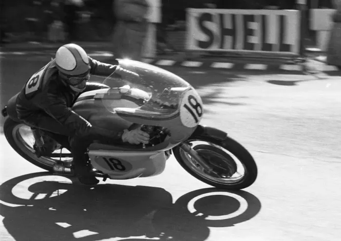 Framed Print : Jimmy Guthrie (Norton) 1967 Senior Manx Grand Prix Framed Print : Jimmy Guthrie (Norton) 1967 Senior Manx Grand Prix