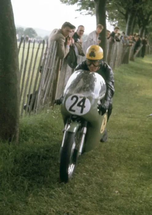 Framed Print : Joe Dunphy (Norton) 1963 Senior TT Framed Print : Joe Dunphy (Norton) 1963 Senior TT