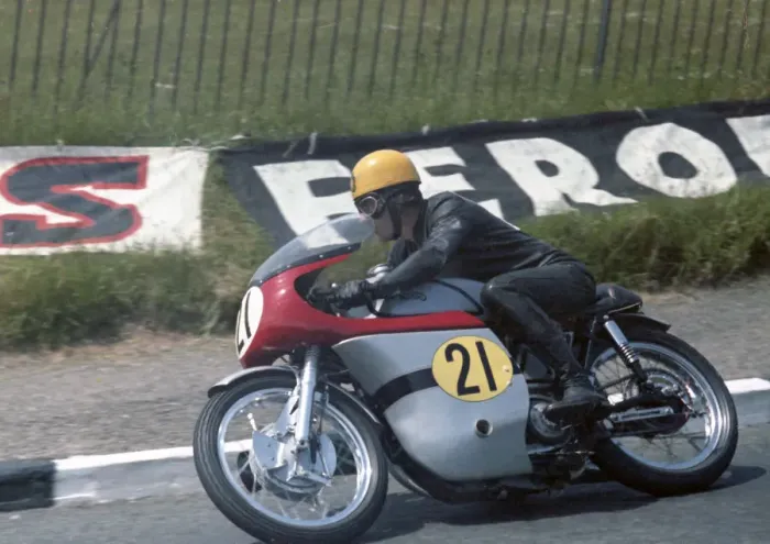 Framed Print : Joe Dunphy (Norton) 1967 Senior TT Framed Print : Joe Dunphy (Norton) 1967 Senior TT
