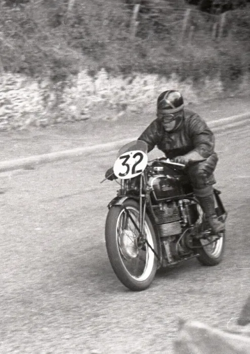 Framed Print : Joe Jackson (Velocette) 1952 Junior Manx Grand Prix Framed Print : Joe Jackson (Velocette) 1952 Junior Manx Grand Prix