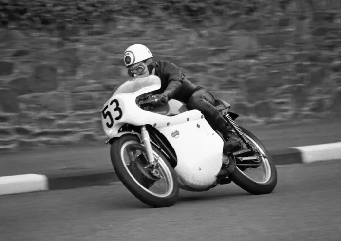 Framed Print : Joe Thornton (Mularney Norton) 1971 Senior Manx Grand Prix Framed Print : Joe Thornton (Mularney Norton) 1971 Senior Manx Grand Prix