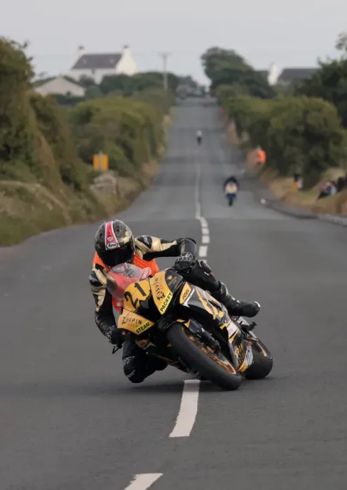 Framed Print : Joe Yeardsley (Yamaha) 2022 Southern 100 Framed Print : Joe Yeardsley (Yamaha) 2022 Southern 100