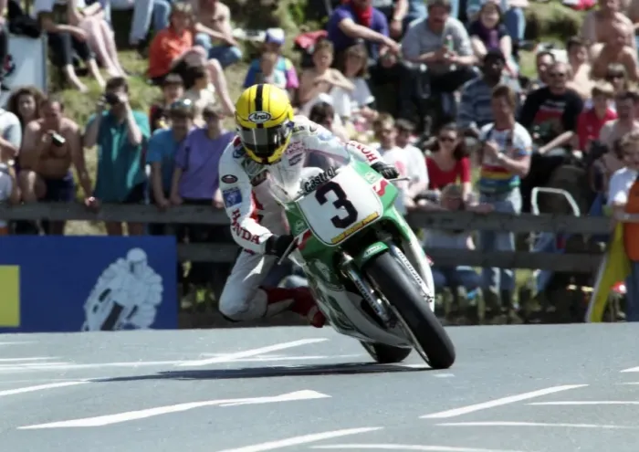 Framed Print : Joey Dunlop (Castrol Honda) 1993 Formula One TT Framed Print : Joey Dunlop (Castrol Honda) 1993 Formula One TT