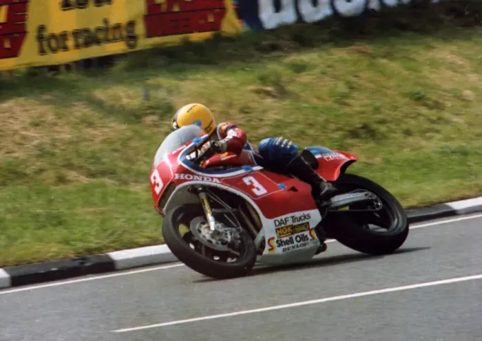 Framed Print : Joey Dunlop (Honda) 1982 Formula One TT Framed Print : Joey Dunlop (Honda) 1982 Formula One TT
