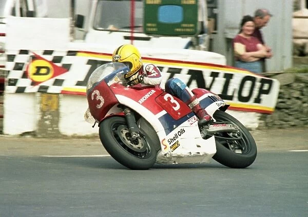 Joey Dunlop (Honda) 1983 Formula One TT