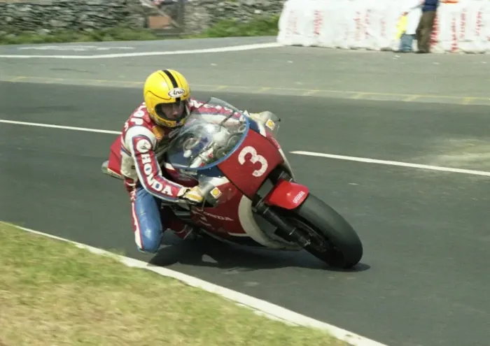 Framed Print : Joey Dunlop (Honda) 1983 Formula One TT Framed Print : Joey Dunlop (Honda) 1983 Formula One TT