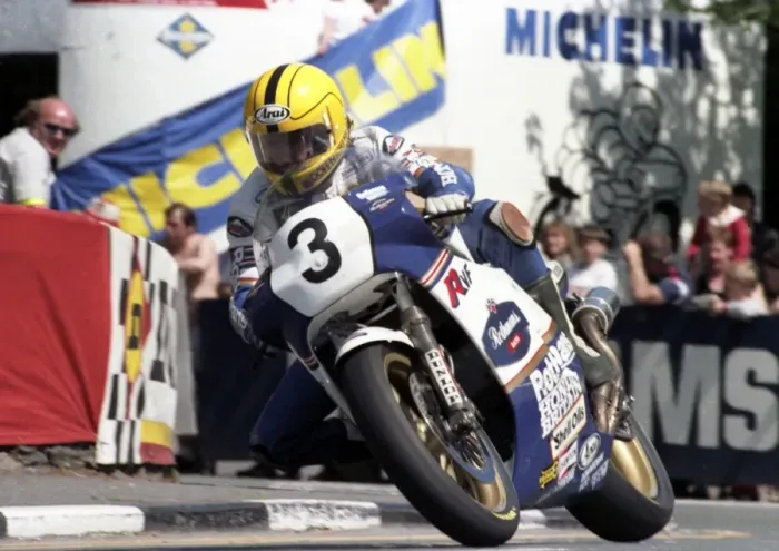 Framed Print : Joey Dunlop (Honda) 1985 Formula One TT Framed Print : Joey Dunlop (Honda) 1985 Formula One TT