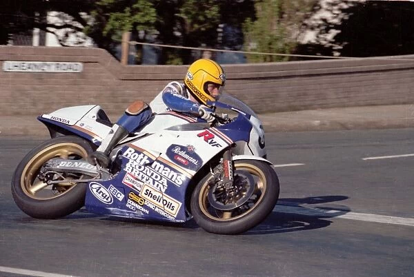 Joey Dunlop (Honda) 1985 Formula One TT