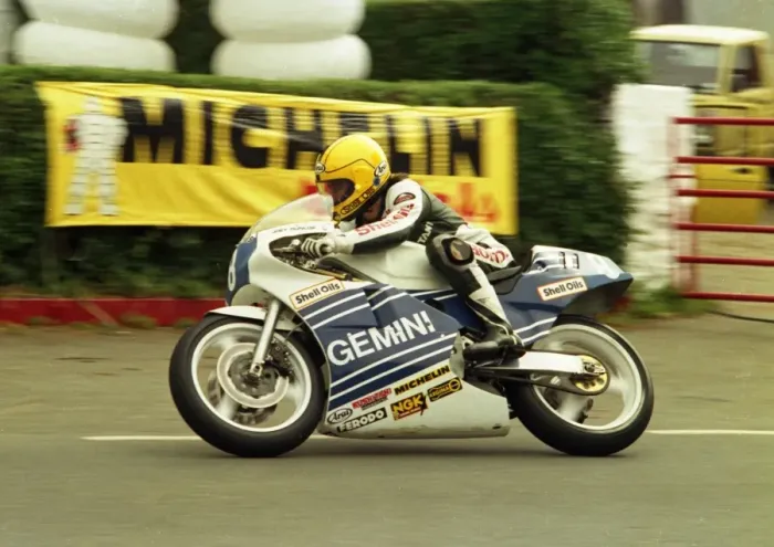 Framed Print : Joey Dunlop (Honda) 1987 Junior TT Framed Print : Joey Dunlop (Honda) 1987 Junior TT