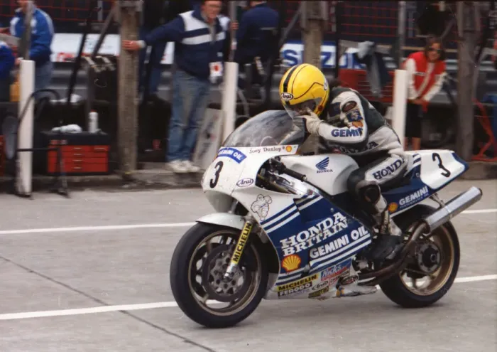 Framed Print : Joey Dunlop (Honda) 1990 Senior TT Framed Print : Joey Dunlop (Honda) 1990 Senior TT