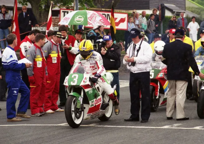 Framed Print : Joey Dunlop (Honda) 1995 Lightweight TT Framed Print : Joey Dunlop (Honda) 1995 Lightweight TT