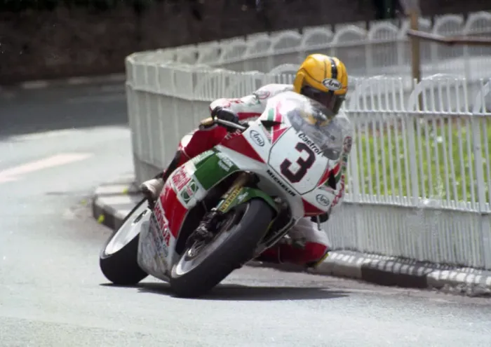 Framed Print : Joey Dunlop (Honda) 1995 Senior TT Framed Print : Joey Dunlop (Honda) 1995 Senior TT