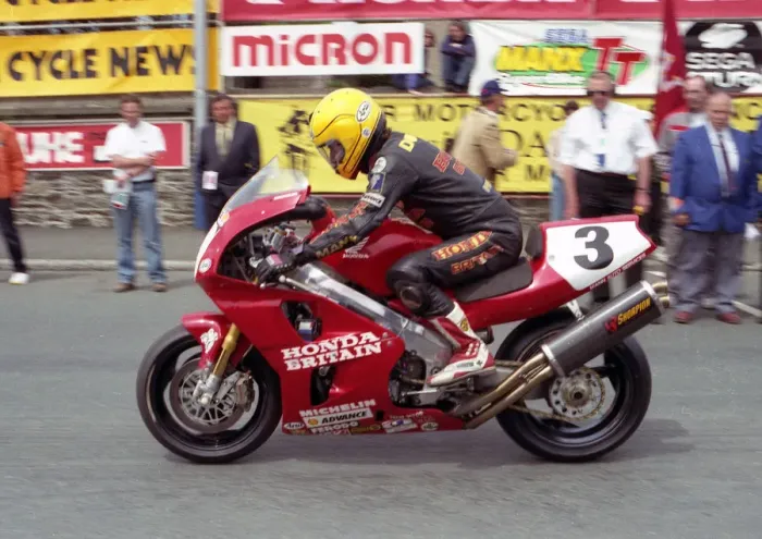 Framed Print : Joey Dunlop (Honda) 1996 Senior TT Framed Print : Joey Dunlop (Honda) 1996 Senior TT