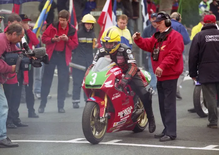 Framed Print : Joey Dunlop (Honda) 1998 Lightweight TT Framed Print : Joey Dunlop (Honda) 1998 Lightweight TT