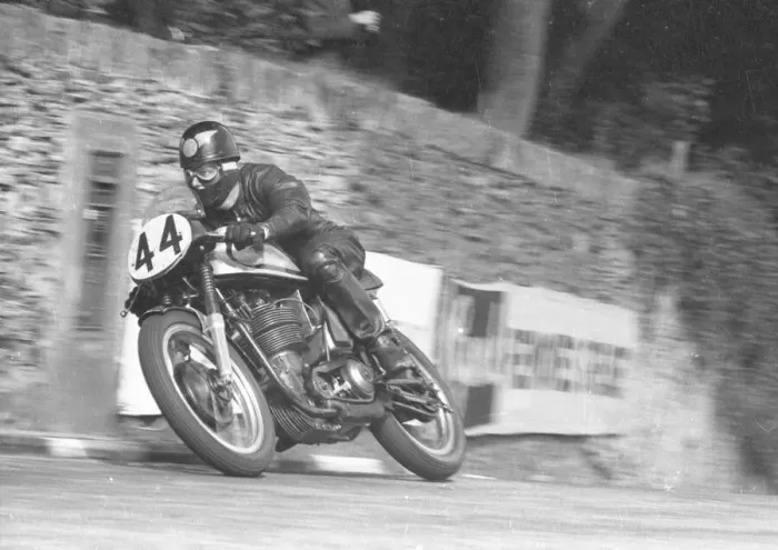 Framed Print : John Adam (Norton) 1960 Senior Manx Grand Prix Framed Print : John Adam (Norton) 1960 Senior Manx Grand Prix