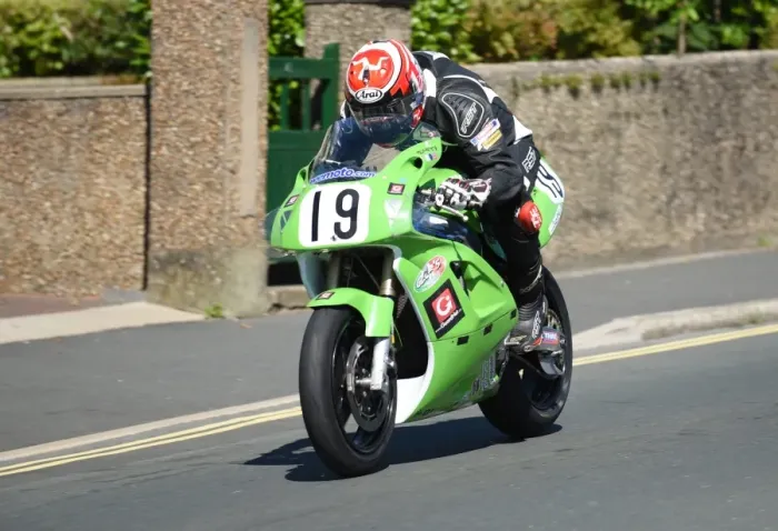 Framed Print : John Barton (Kawasaki) 2016 Superbike Classic TT Framed Print : John Barton (Kawasaki) 2016 Superbike Classic TT