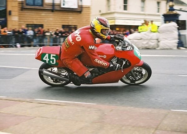 John Barton (Yamaha) 2004 Lightweight 400 TT