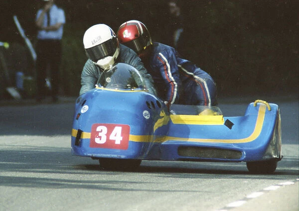 John Booth & Peter Smethurst (Ireson Honda) 1992 Sidecar TT