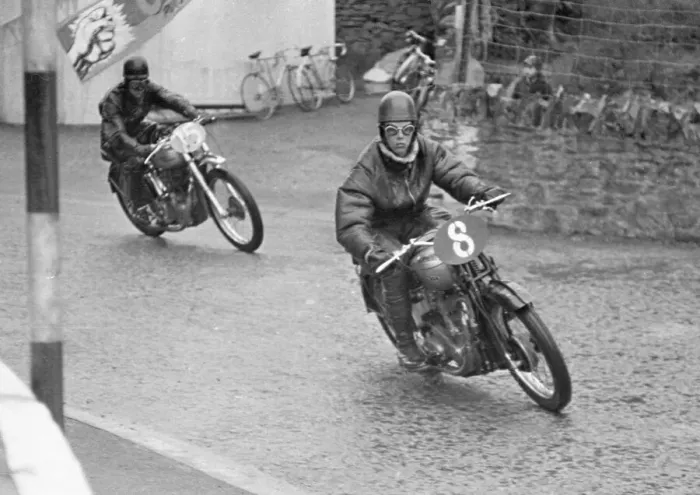Framed Print : John Brookes (BSA) 1949 Senior Clubman TT Framed Print : John Brookes (BSA) 1949 Senior Clubman TT