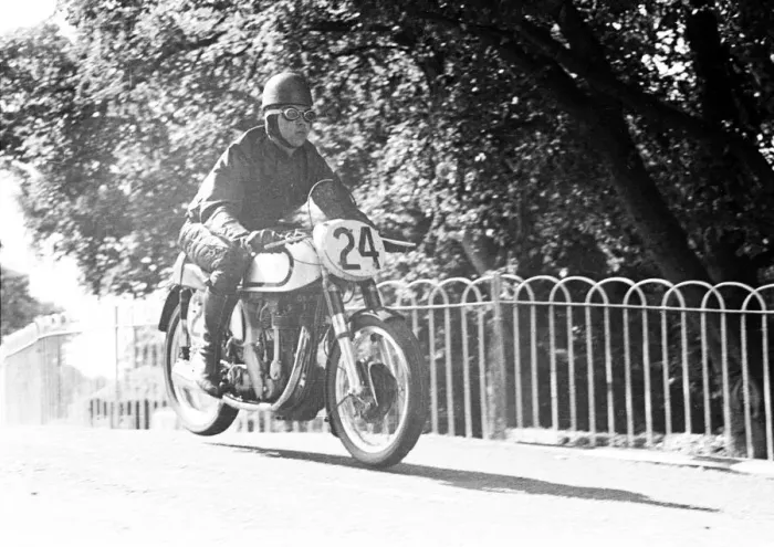 Framed Print : John Brookes (Norton) 1951 Junior Manx Grand Prix Framed Print : John Brookes (Norton) 1951 Junior Manx Grand Prix