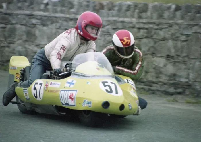 Framed Print : John Bullivant and Chris Fenton (Kawasaki) 1982 Southern 100 Framed Print : John Bullivant and Chris Fenton (Kawasaki) 1982 Southern 100