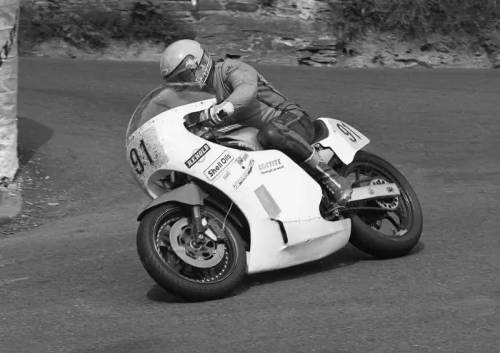 Framed Print : John Caffrey (Yamaha) 1986 Senior TT Framed Print : John Caffrey (Yamaha) 1986 Senior TT