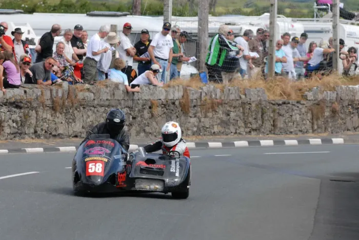 Framed Print : John Chandler & Dicky Gale (Windle Honda) 2014 Southern 100 Framed Print : John Chandler & Dicky Gale (Windle Honda) 2014 Southern 100