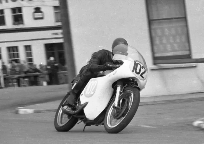 Framed Print : John Cooper (Norton) 1963 Junior Manx Grand Prix Framed Print : John Cooper (Norton) 1963 Junior Manx Grand Prix