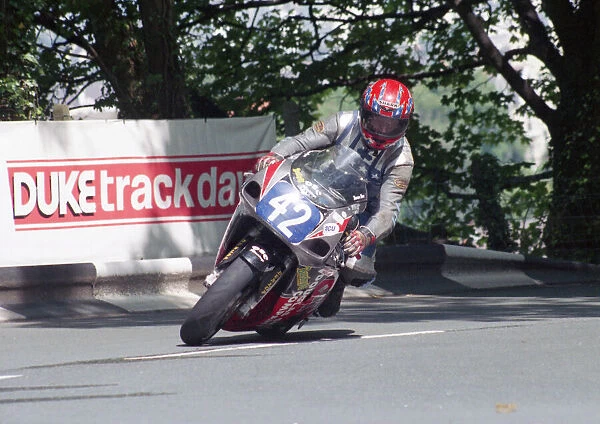 John Crellin (DSC Suzuki) 2002 Junior 600 TT