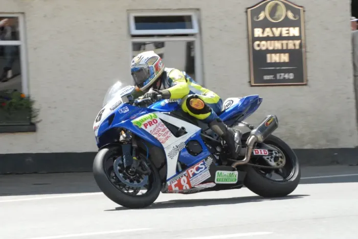 Framed Print : John Crellin (Suzuki) 2009 Superbike TT Framed Print : John Crellin (Suzuki) 2009 Superbike TT