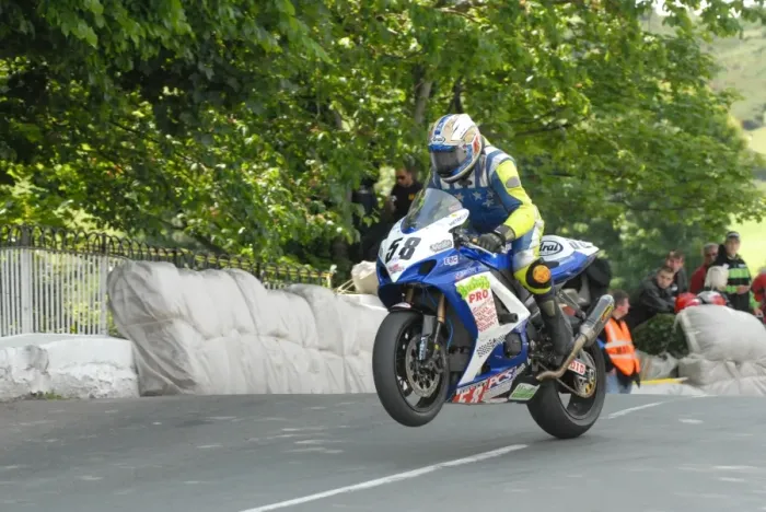 Framed Print : John Crellin (Suzuki) 2009 Superbike TT Framed Print : John Crellin (Suzuki) 2009 Superbike TT