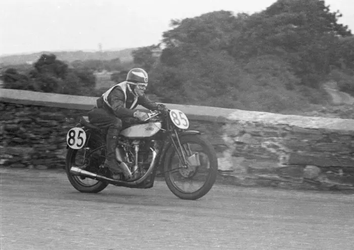 Framed Print : John D Campbell (Norton) 1952 Junior Manx Grand Prix