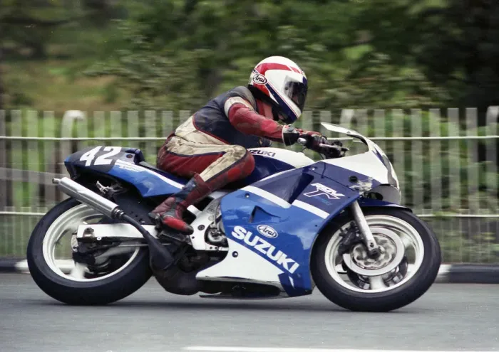 Framed Print : John Donnan (Suzuki) 1990 Lightweight 400 TT Framed Print : John Donnan (Suzuki) 1990 Lightweight 400 TT