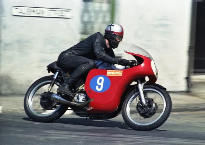 Framed Print : John Findlay (Norton) 1969 Junior TT Framed Print : John Findlay (Norton) 1969 Junior TT