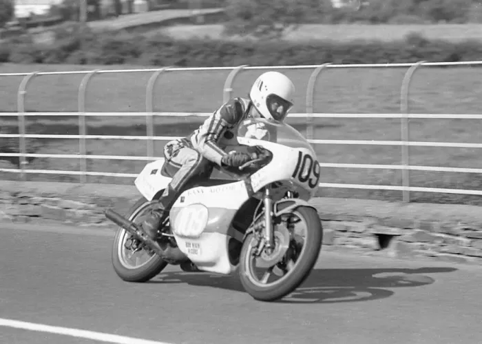 Framed Print : John Giffin (Yamaha) 1981 Junior Manx Grand Prix Framed Print : John Giffin (Yamaha) 1981 Junior Manx Grand Prix