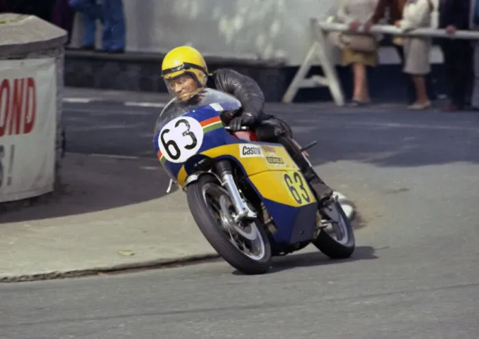 Framed Print : John Goodall (Vendetta Matchless) 1974 Senior Manx Grand Prix Framed Print : John Goodall (Vendetta Matchless) 1974 Senior Manx Grand Prix