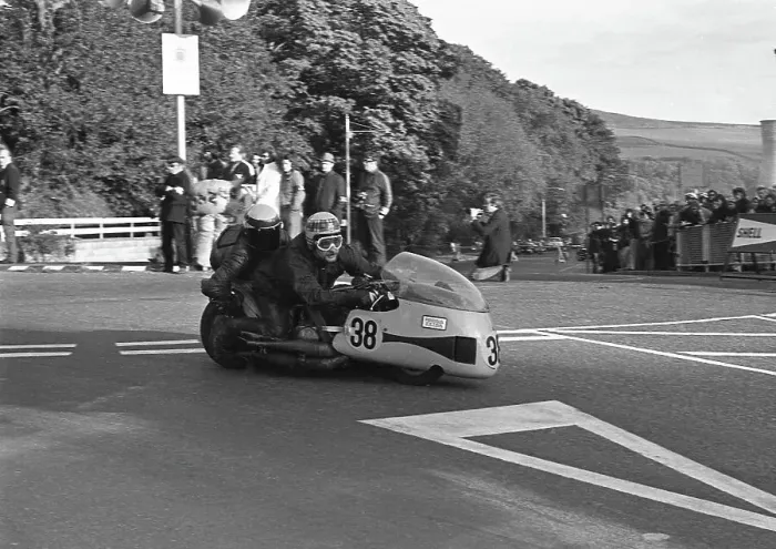 Framed Print : John Graham Bill Forrest HiTac Suzuki 1973 750 Sidecar TT Framed Print : John Graham Bill Forrest HiTac Suzuki 1973 750 Sidecar TT