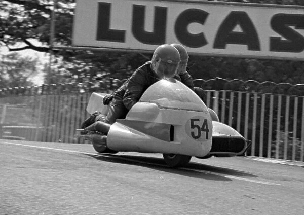 John Graham Ian Forrest Suzuki 1975 1000 Sidecar TT